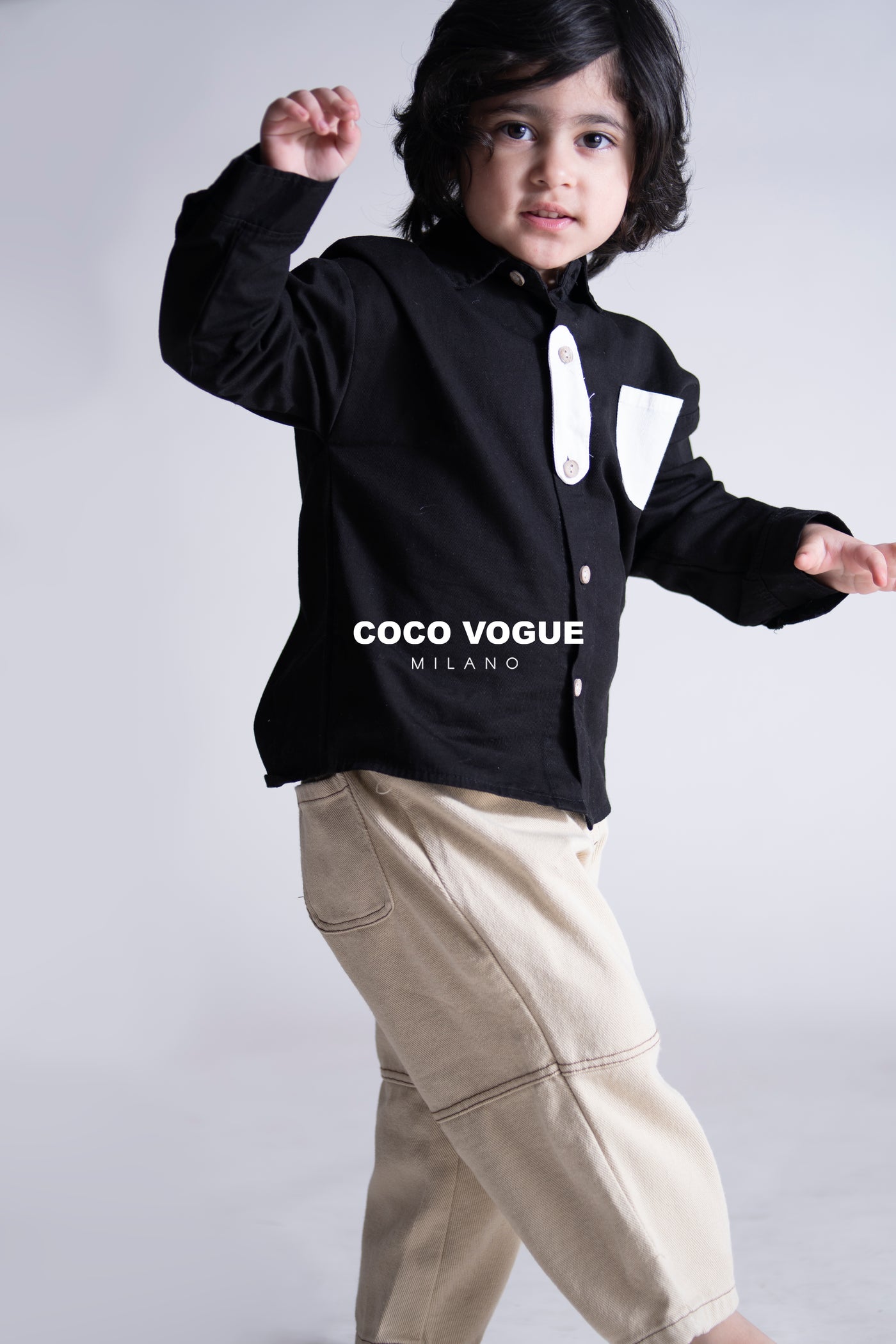Kids Chic black Shirt and Beige Relaxed look